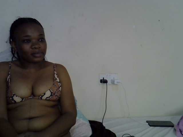 Ebonybootygirl live webcam show