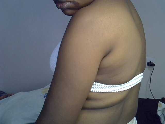 Ebonybootygirl live cam