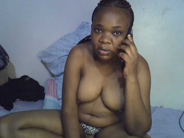 Ebonybootygirl live cam on BongaCams