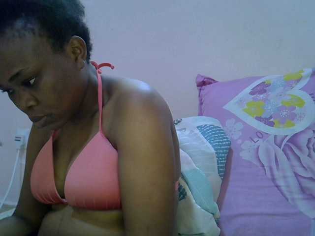 Ebonybootygirl live cam on BongaCams