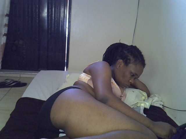 Ebonybootygirl live cam on BongaCams