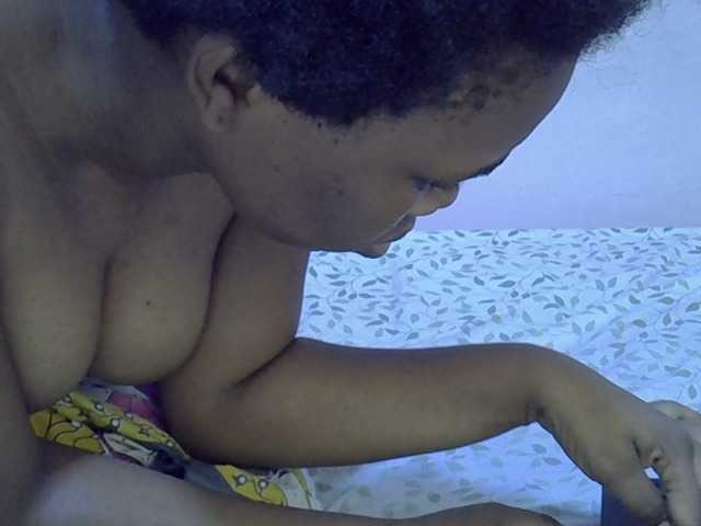 Ebonybootygirl live cam on BongaCams