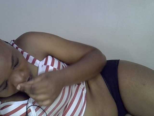 Ebonybootygirl live cam on BongaCams