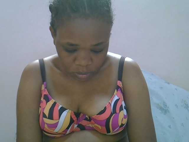 Ebonybootygirl live cam on BongaCams