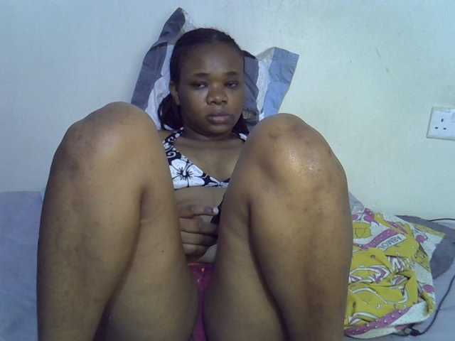 Ebonybootygirl — live female cam