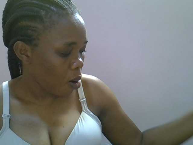 Ebonybootygirl live cam on BongaCams