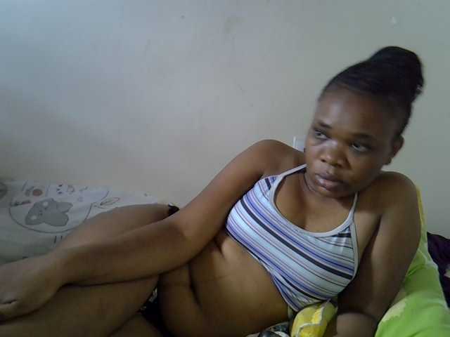 Ebonybootygirl live webcam show