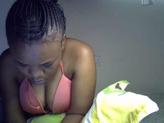 Ebonybootygirl live webcam show