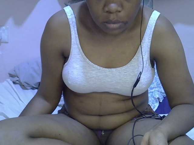 Ebonybootygirl live cam on BongaCams