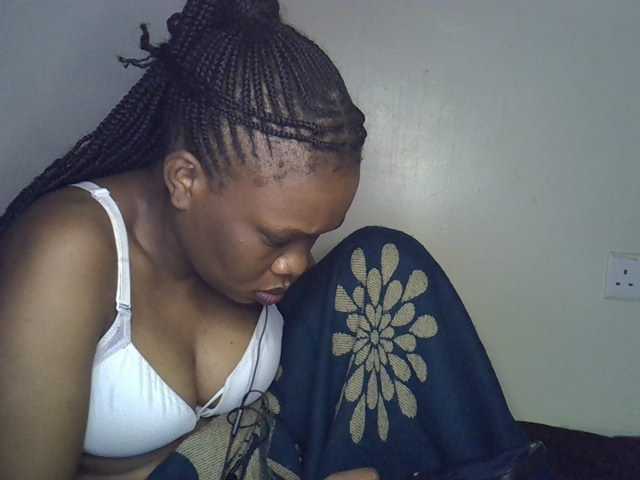 Ebonybootygirl live cam on BongaCams