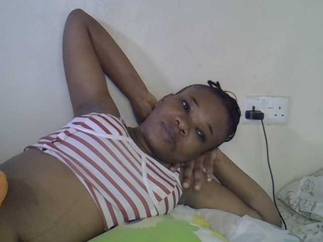 le modèle Ebonybootygirl est en webcam porno dans un show sur le site bongacams, il possède les tags suivants: Ebony,Brunette,Shaved