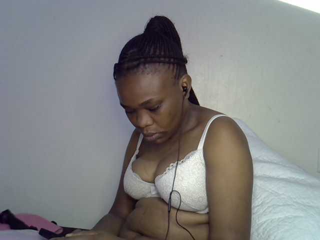 Ebonybootygirl live cam on BongaCams
