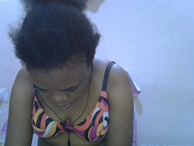 Ebonybootygirl live cam on BongaCams