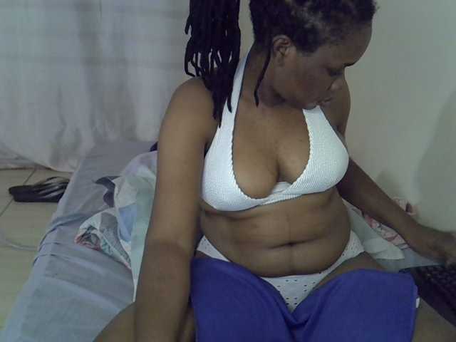 Ebonybootygirl live cam on BongaCams