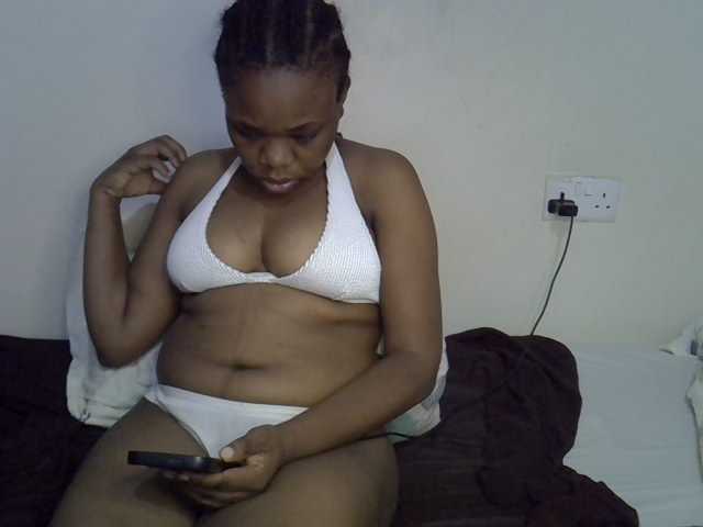 Ebonybootygirl live cam on BongaCams