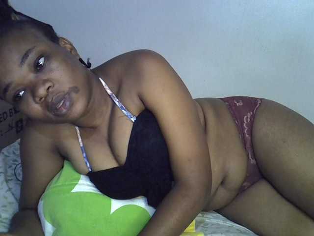 Ebonybootygirl live cam on BongaCams