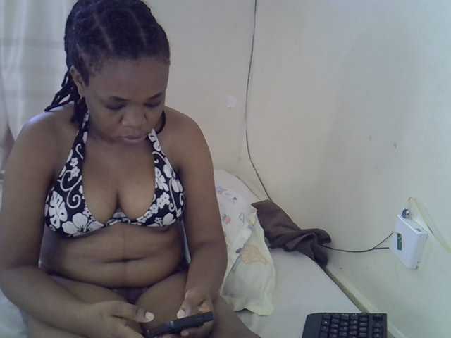 Ebonybootygirl live cam on BongaCams