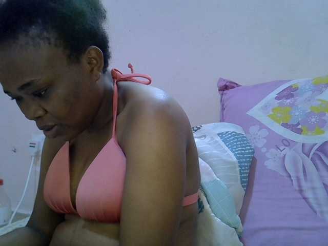 Ebonybootygirl live cam on BongaCams