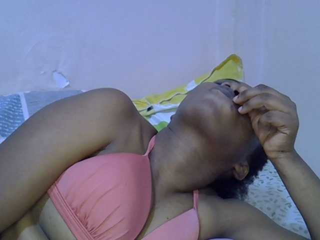 Ebonybootygirl live cam on BongaCams