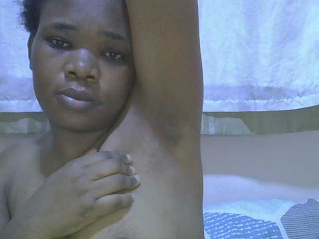 Ebonybootygirl live cam on BongaCams