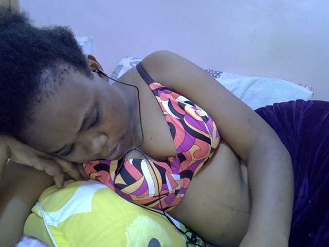 Ebonybootygirl live cam on BongaCams