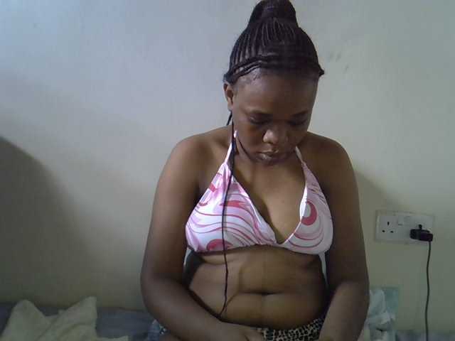Ebonybootygirl live webcam show