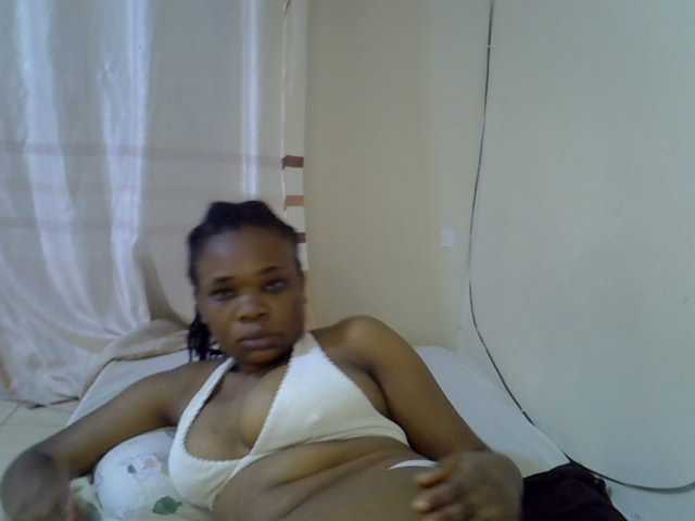 Ebonybootygirl live cam on BongaCams