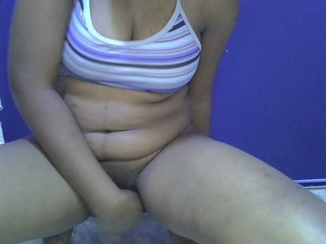 Ebonybootygirl live cam on BongaCams
