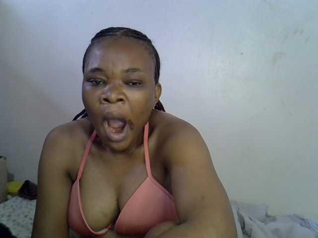 Ebonybootygirl live cam on BongaCams