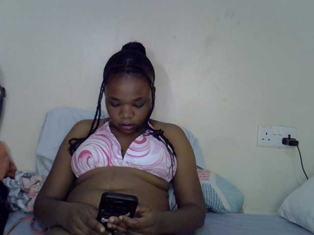 Ebonybootygirl live webcam show