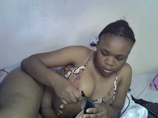 Ebonybootygirl live webcam show