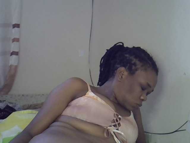 Ebonybootygirl live cam on BongaCams