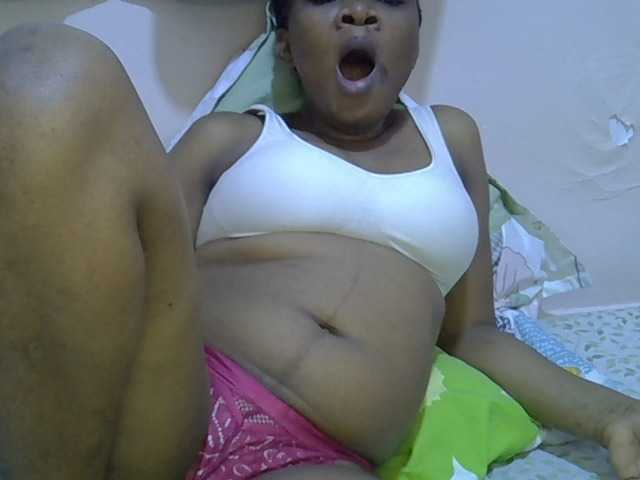 Ebonybootygirl live cam on BongaCams
