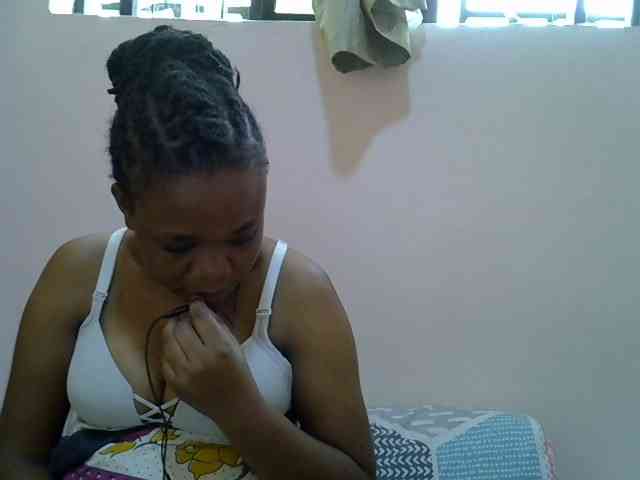 Ebonybootygirl webcam