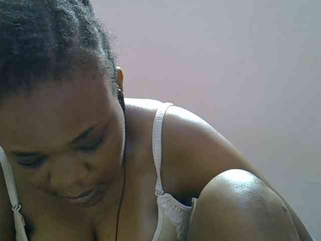 Ebonybootygirl webcam