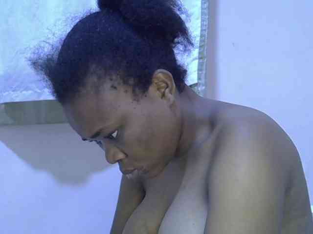 Ebonybootygirl webcam