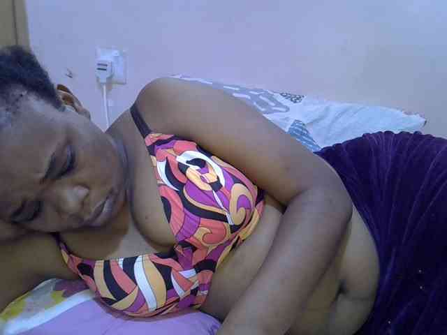 Ebonybootygirl webcam