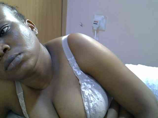 Ebonybootygirl webcam