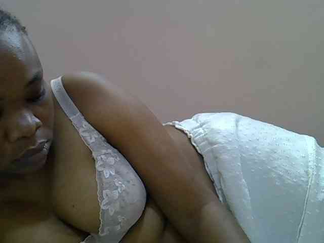 Ebonybootygirl webcam