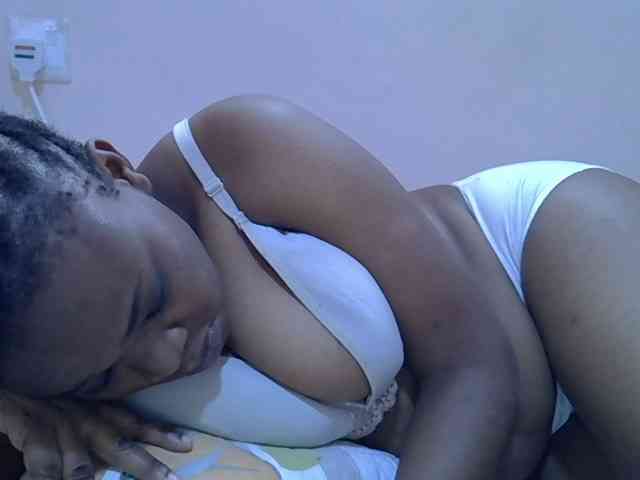 Ebonybootygirl webcam