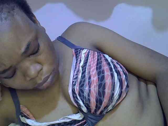 Ebonybootygirl webcam