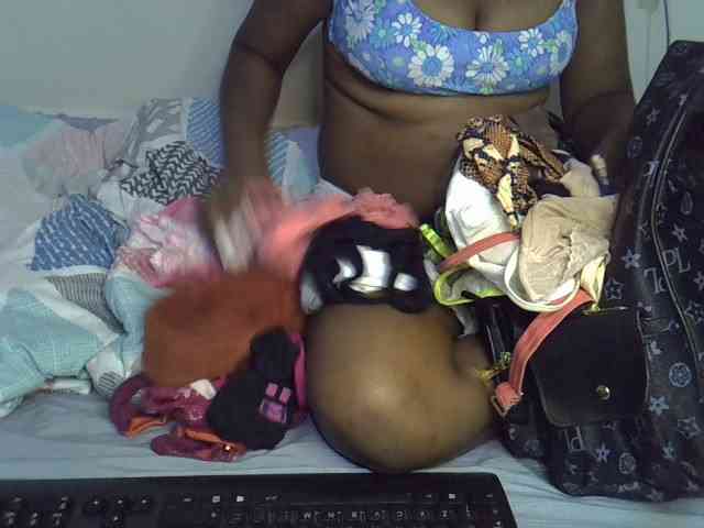 Ebonybootygirl webcam
