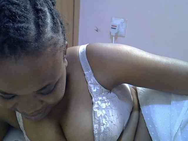 Ebonybootygirl webcam