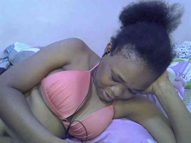 Ebonybootygirl webcam