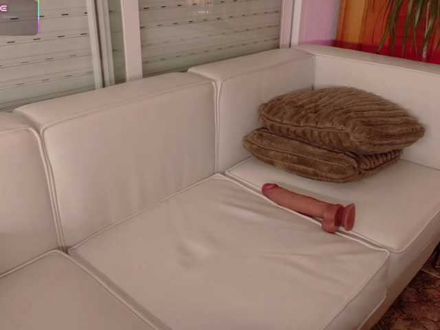 Maddiebumb live cam on BongaCams