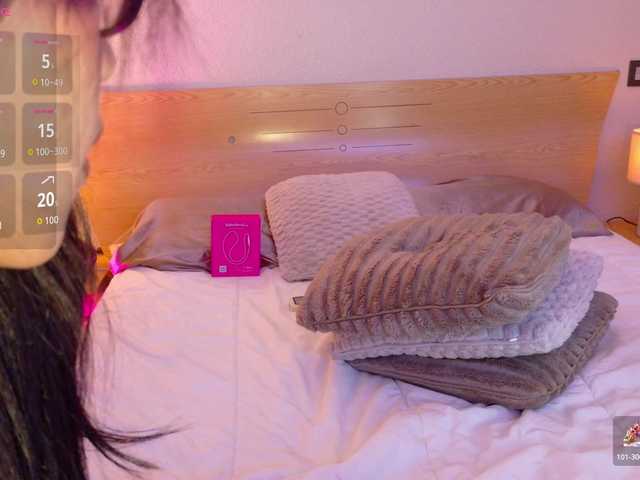 Maddiebumb live cam on BongaCams