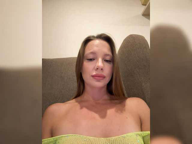 Linnea's BongaCams show and profile