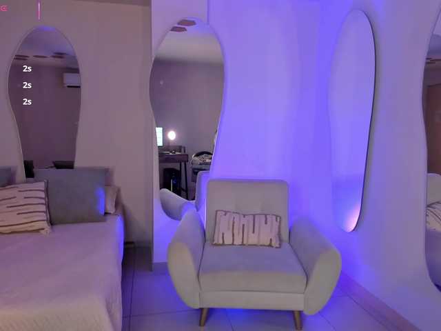 Chat with VeronicaBlue live cam