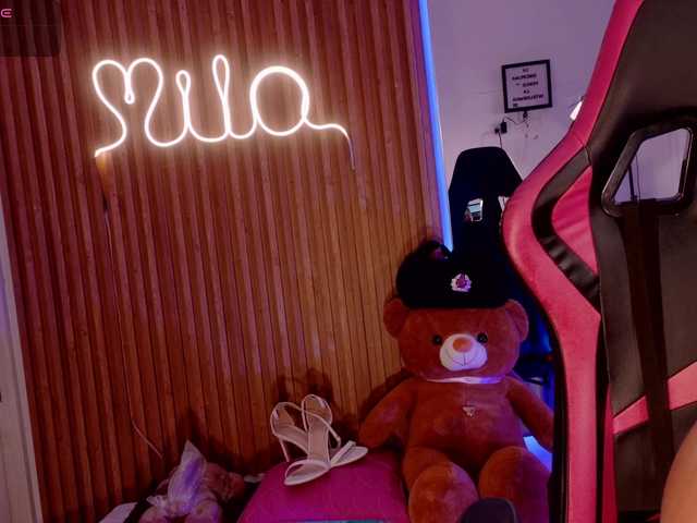 MilaColeman live cam on BongaCams