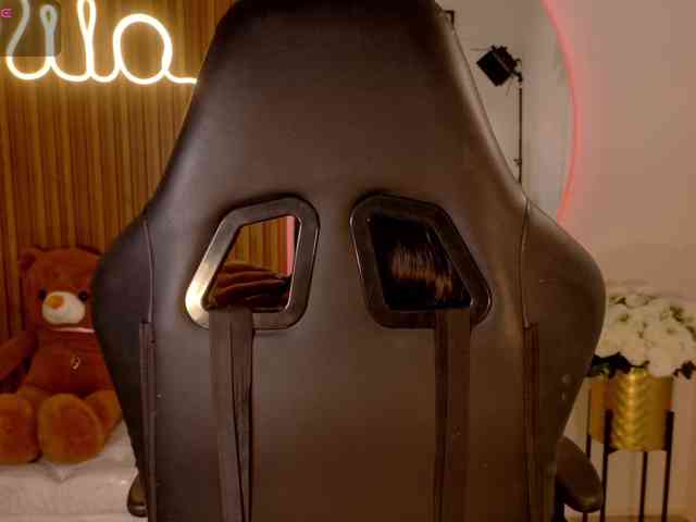 MilaColeman webcam